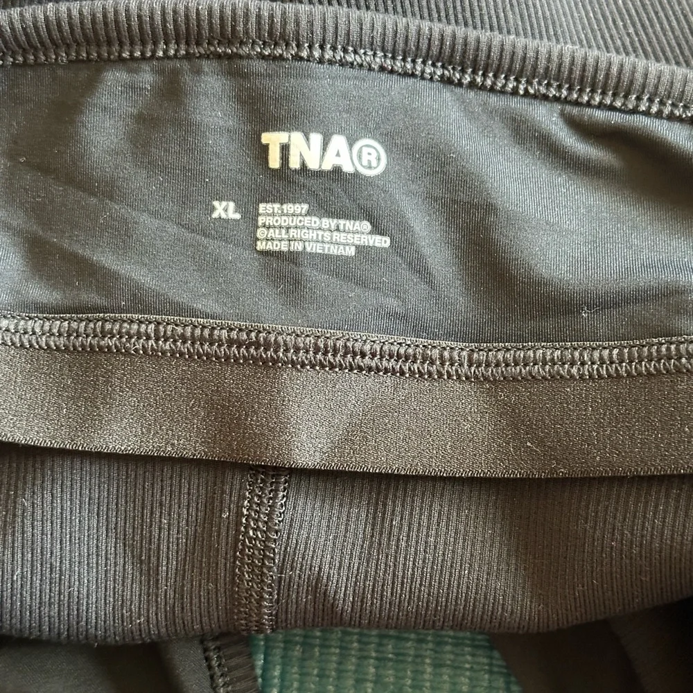 Aritzia TNA Black Ribbed Seamless Active Romper XL